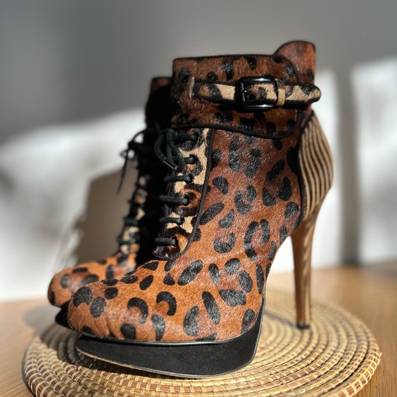 Sam Edelman Laced Stiletto Heel Bootie Animal Print Cheetah Leopard Brown Zebra - Picture 1 of 9